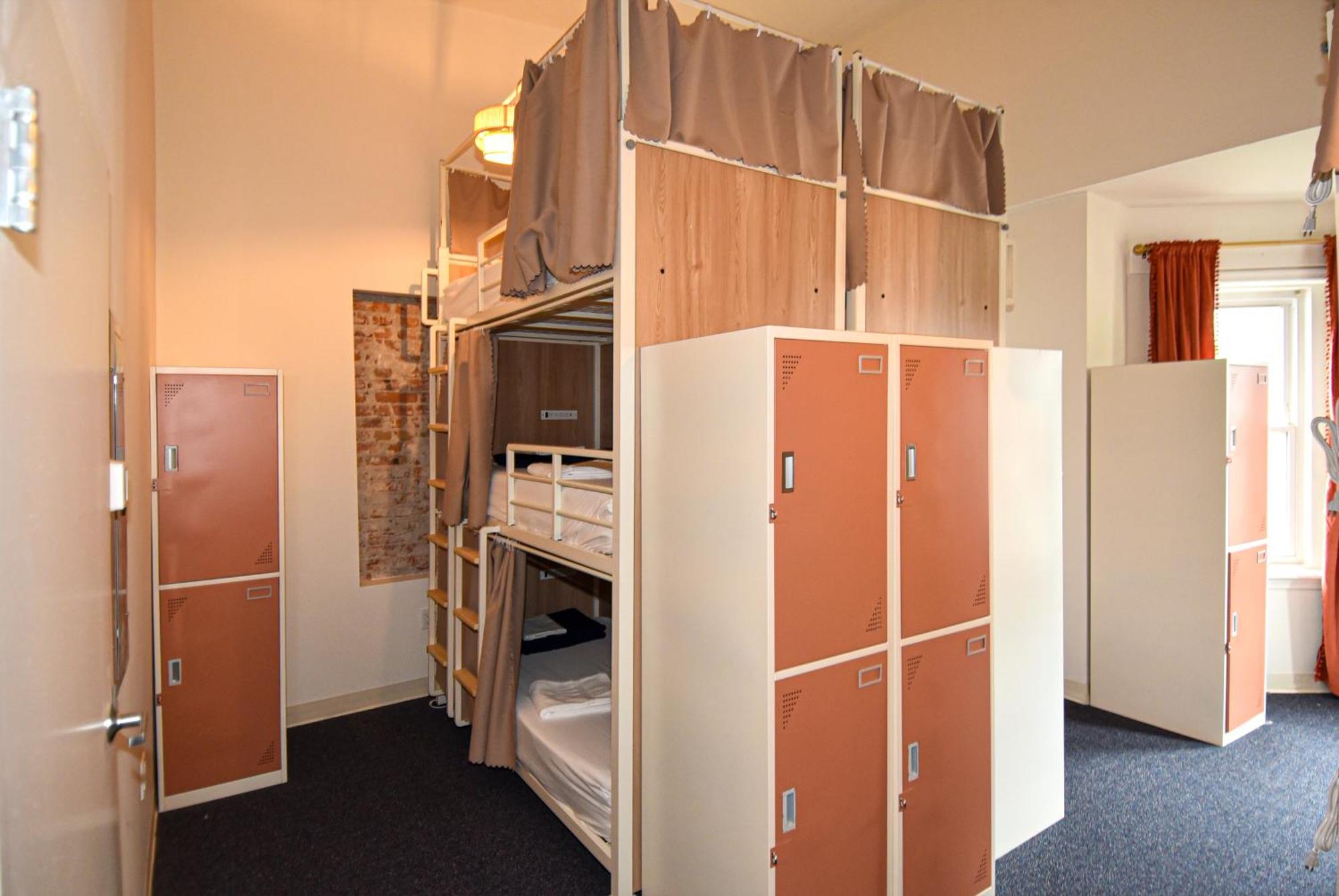 Caravan Hostel Dc Вашингтон Екстериор снимка