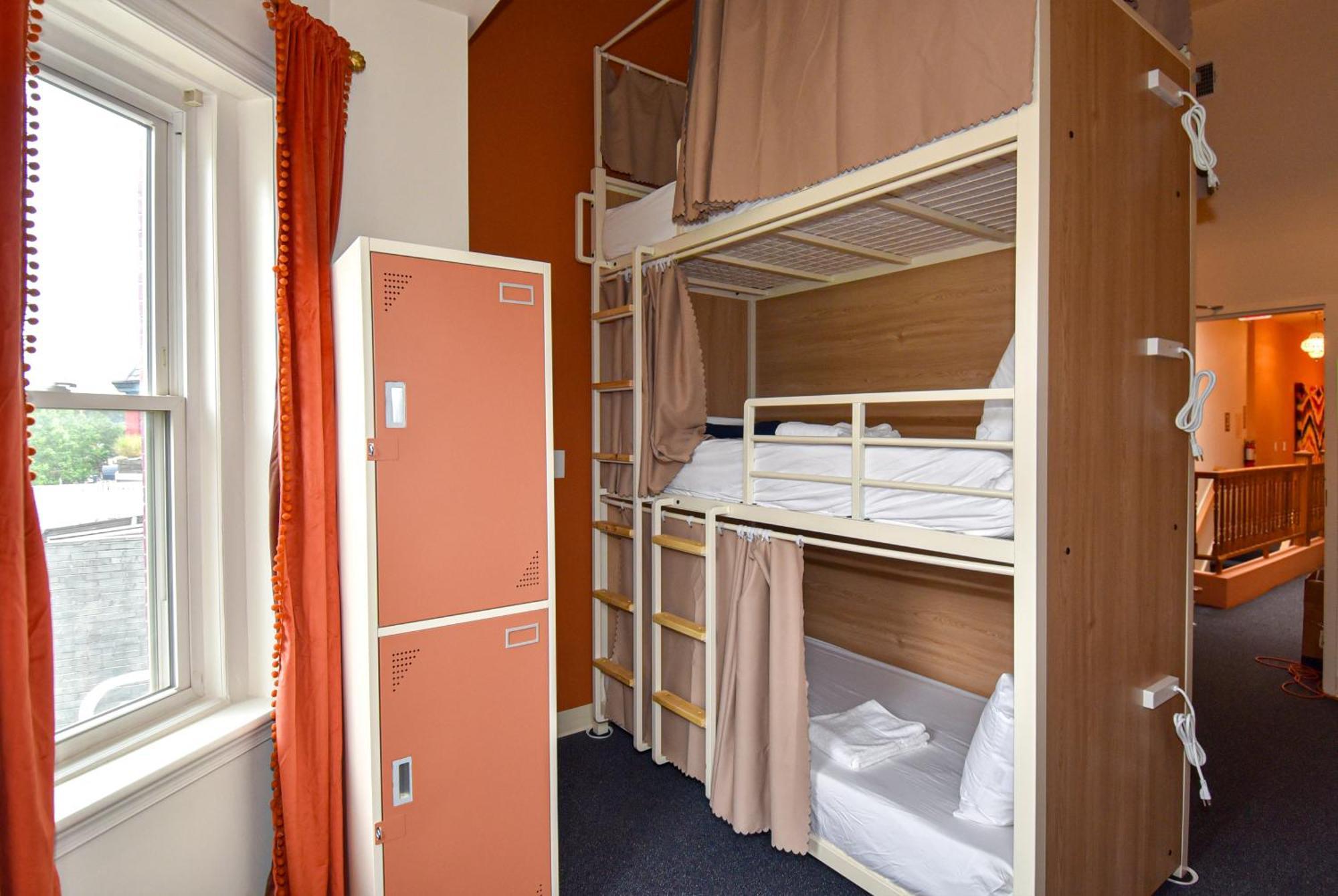 Caravan Hostel Dc Вашингтон Екстериор снимка