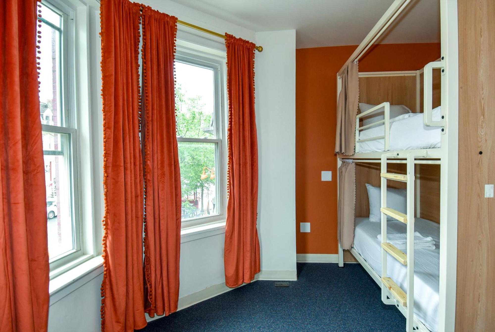 Caravan Hostel Dc Вашингтон Екстериор снимка