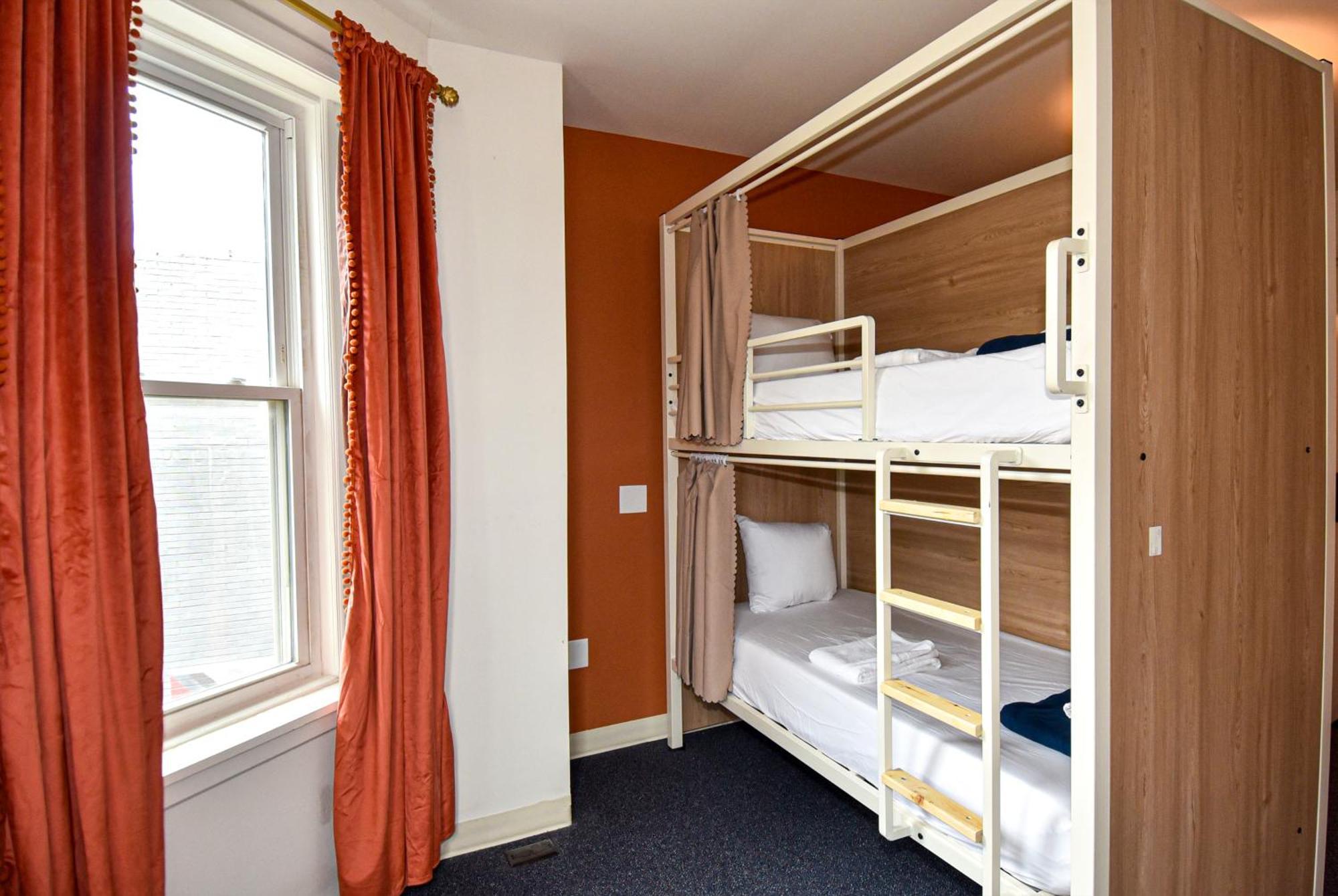 Caravan Hostel Dc Вашингтон Екстериор снимка