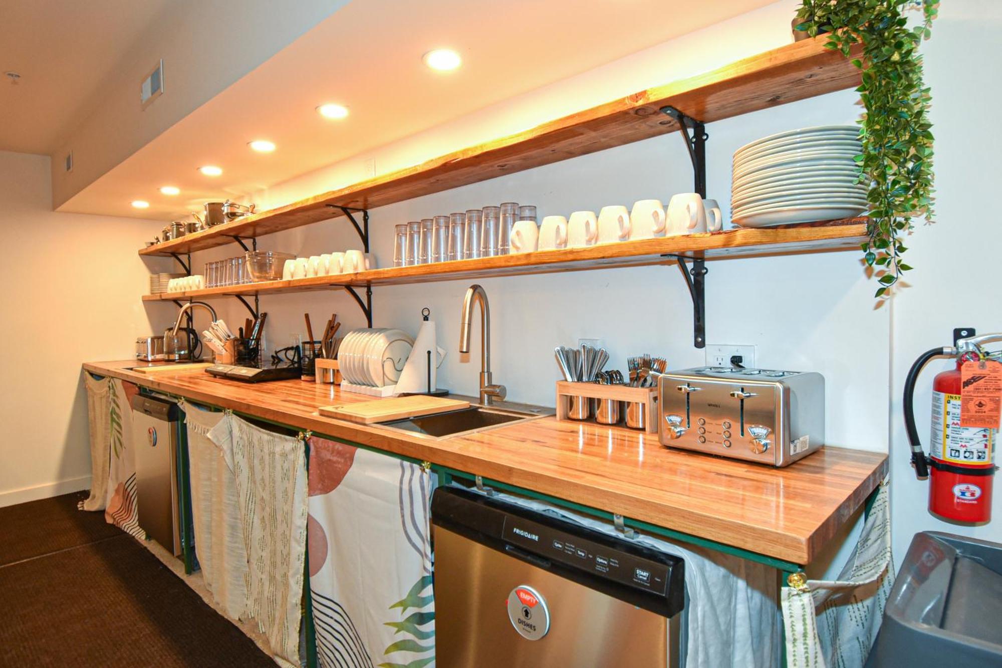 Caravan Hostel Dc Вашингтон Екстериор снимка
