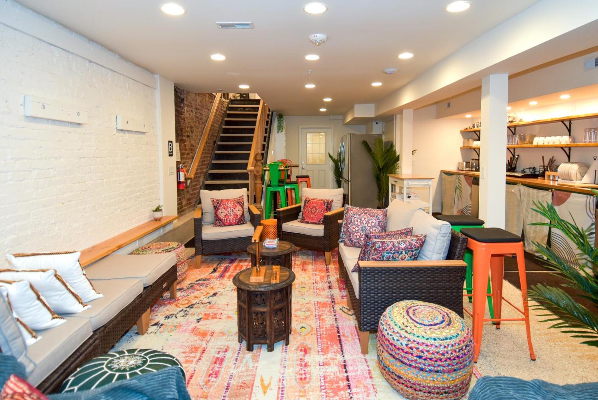 Caravan Hostel Dc Вашингтон Екстериор снимка